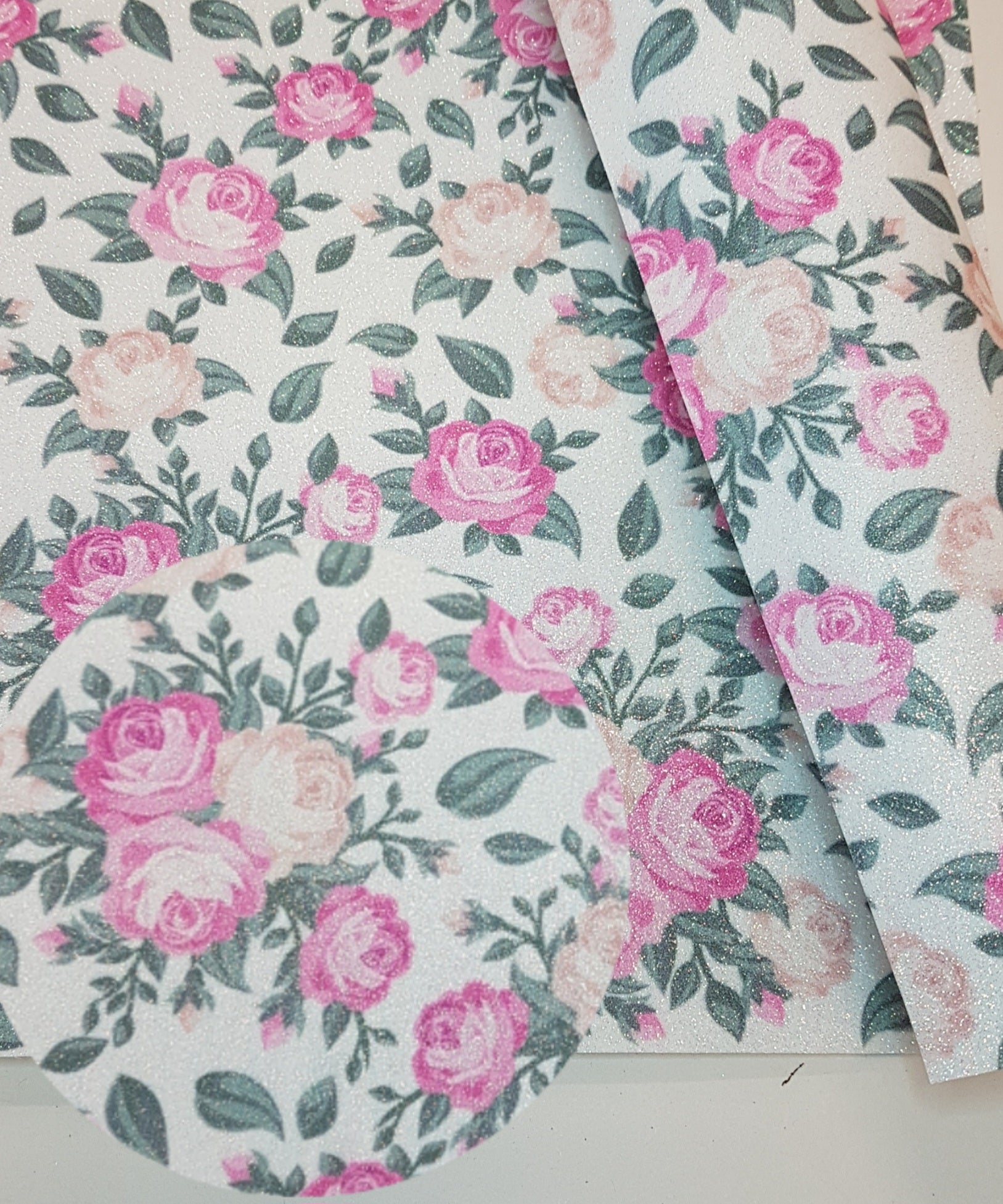 Fine glitter roses 🌹  pink and cream 